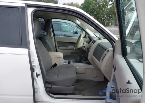 2010 Ford Escape Xlt z USA, uszkodzony, nr VIN 1FMCU0DG9AKA52432